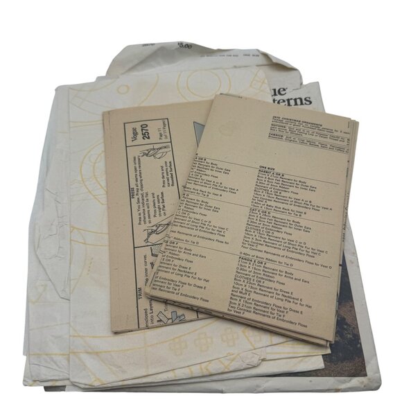 Vogue Patterns 2570 Animal Christmas Ornaments Felt Sewing Pattern Craft Kit - Picture 3 of 3